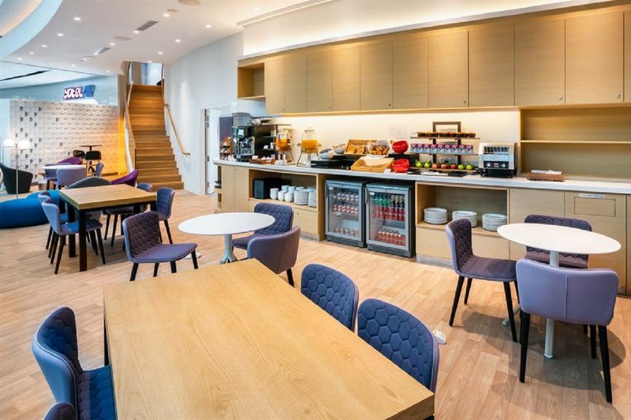 Yotelair Singapore Changi Airport Landside Экстерьер фото